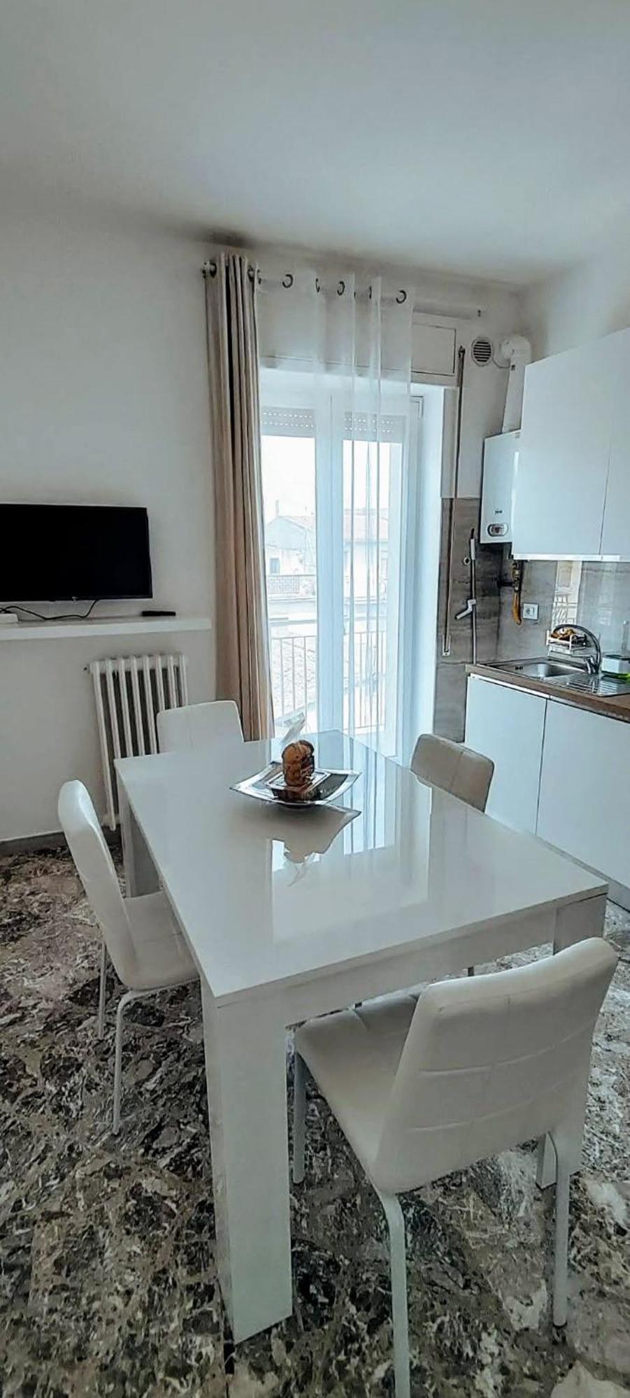 Angela'S Apartment. Elegant Two Bedroom House In Irsina Exterior foto